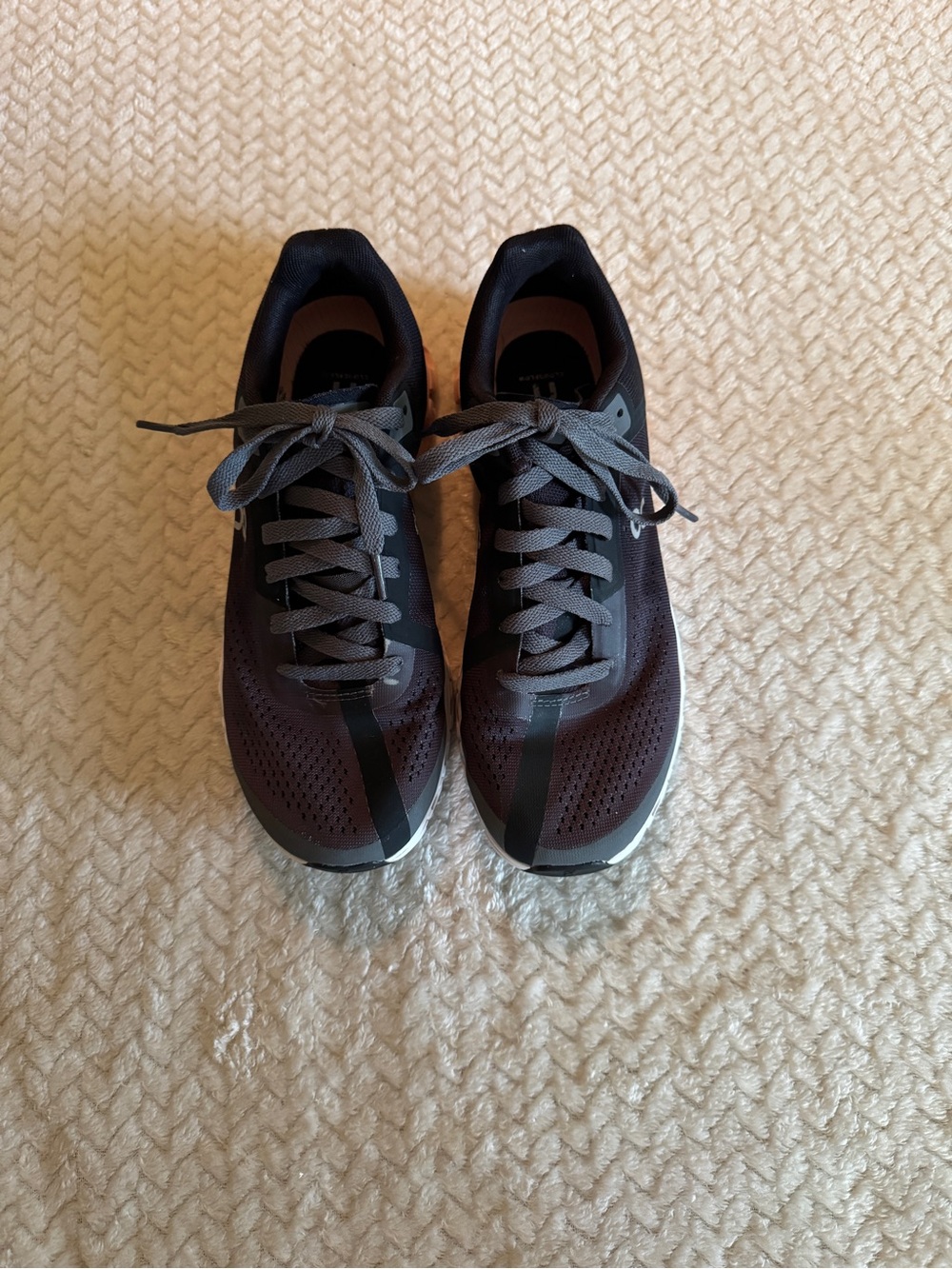 On Running Cloudflow Womens 7.5 Black Asphalt Pink Running Shoes